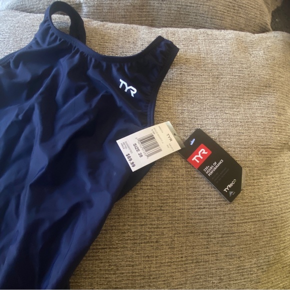 TYR Women's Durafast Elite Solid Maxfit Swimsuit - Picture 8 of 16
